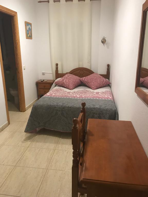 Hostal 82 Olías del Rey Esterno foto
