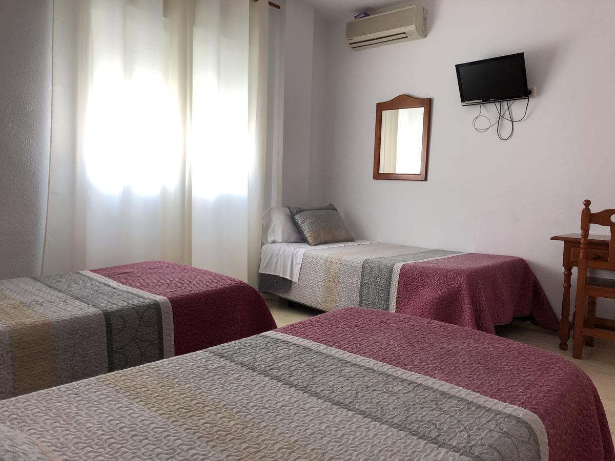 Hostal 82 Olías del Rey Esterno foto