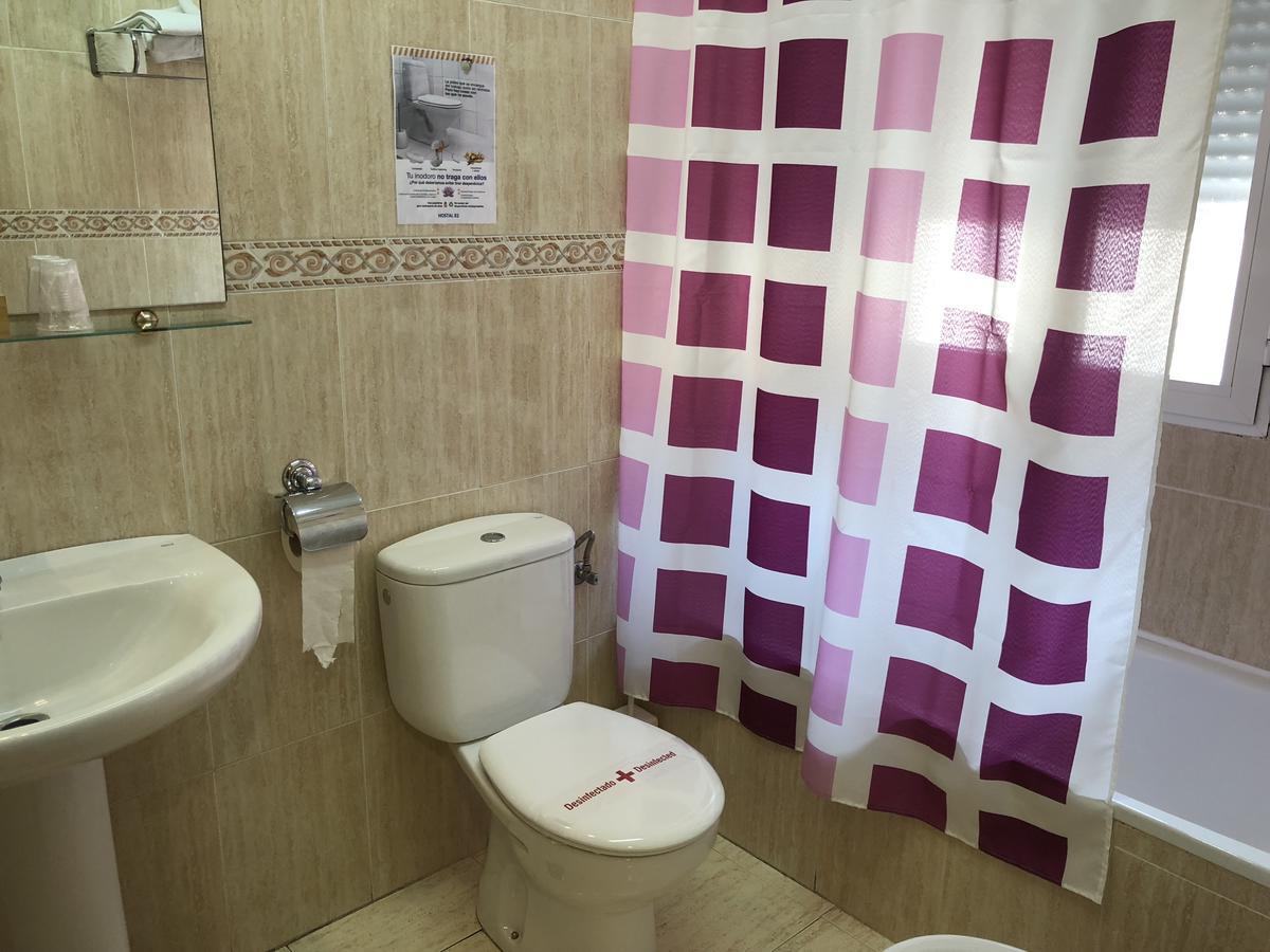 Hostal 82 Olías del Rey Esterno foto