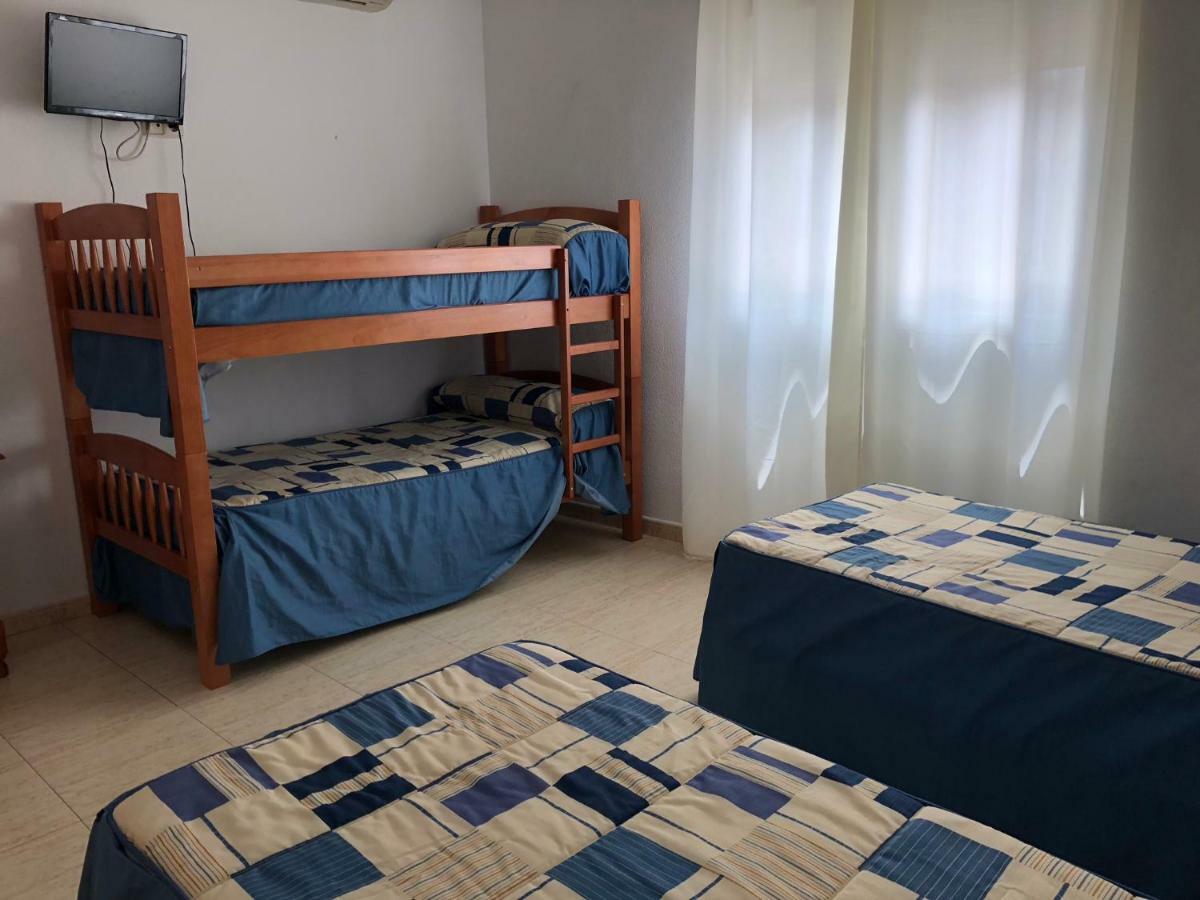 Hostal 82 Olías del Rey Esterno foto